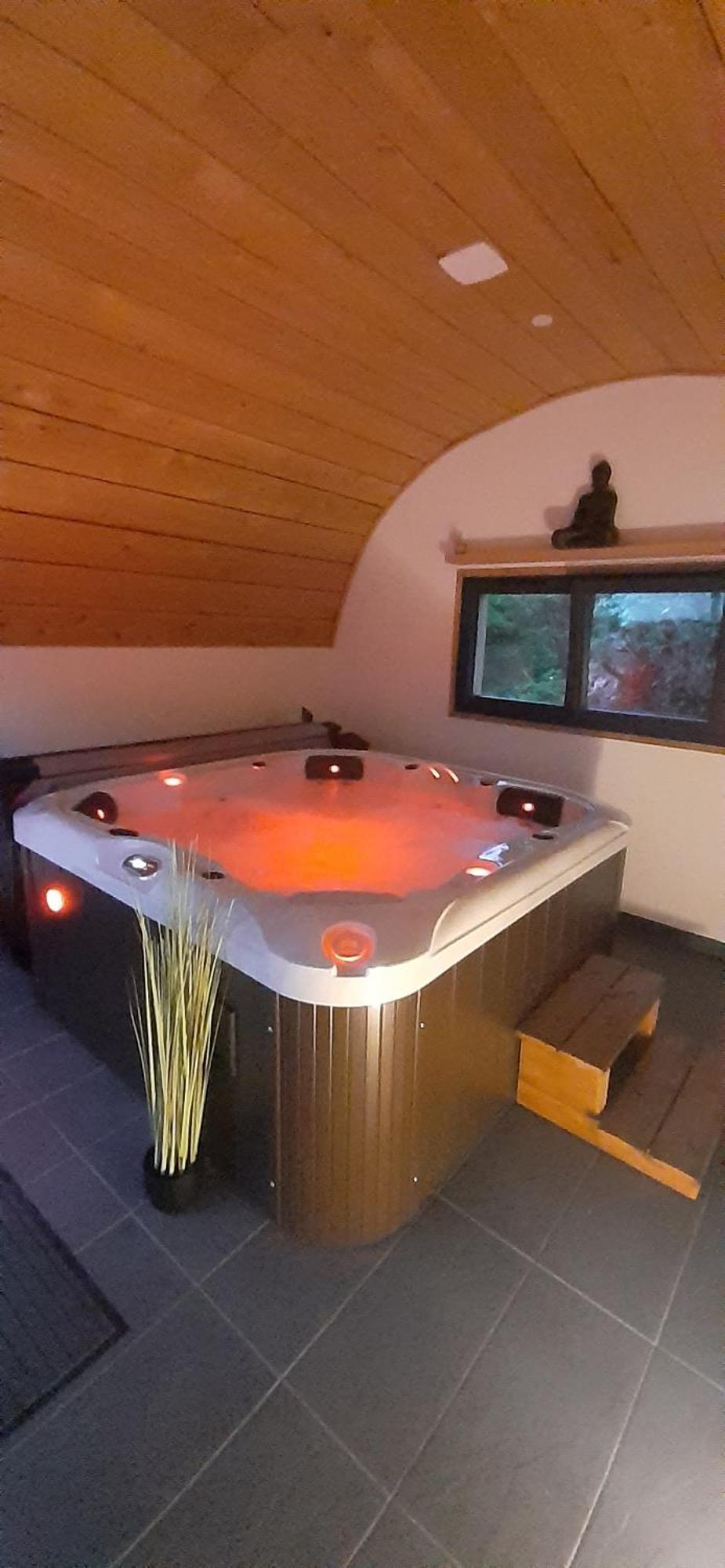 Chalets De Pont Cob Avec Spa Gouézec Kültér fotó
